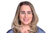 Nadine Liv